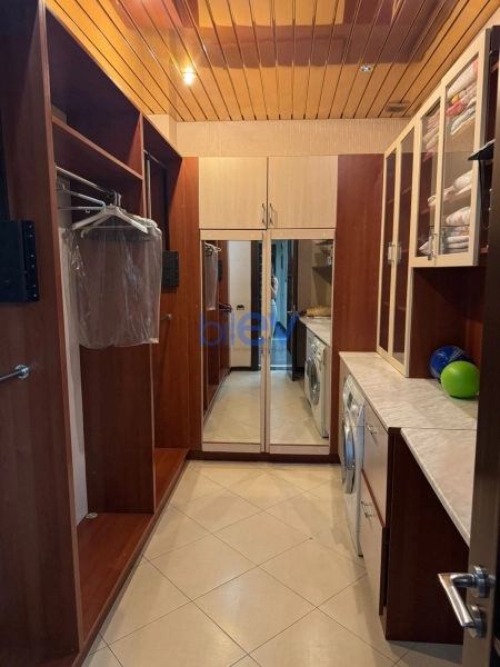 Aylıq Kirayə 3 otaqlı Yeni Tikili bina evi  172m², Bakı