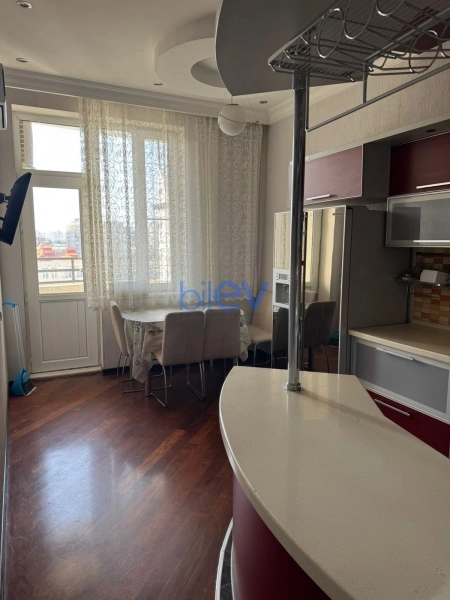 Aylıq Kirayə 3 otaqlı Yeni Tikili bina evi  172m², Bakı