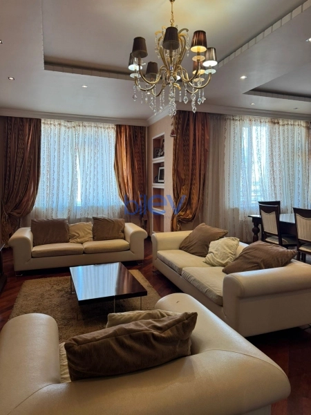 Aylıq Kirayə 3 otaqlı Yeni Tikili bina evi  172m², Bakı
