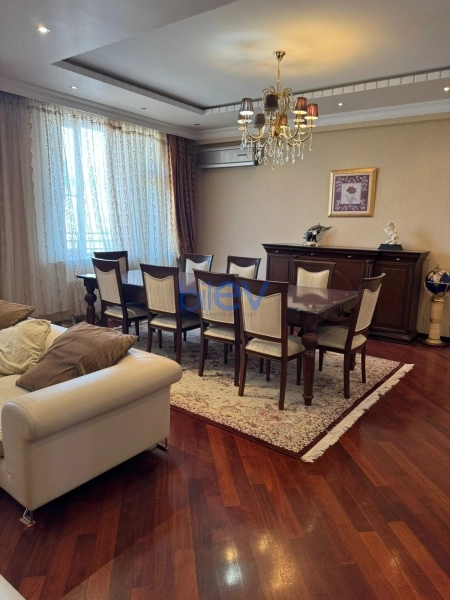 Aylıq Kirayə 3 otaqlı Yeni Tikili bina evi  172m², Bakı