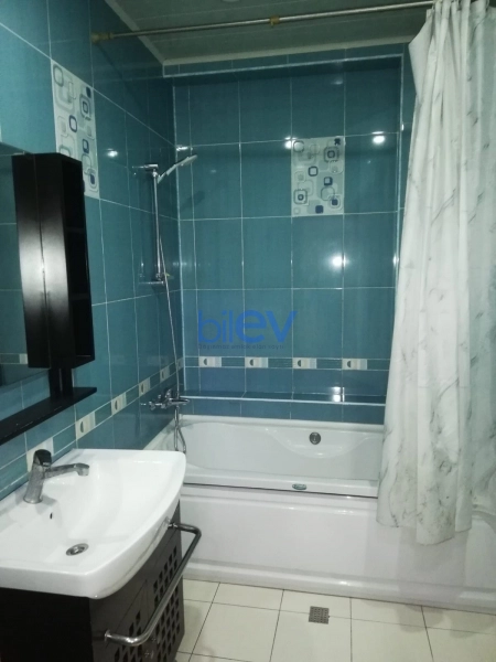 Aylıq Kirayə 2 otaqlı Yeni Tikili bina evi  77m², Bakı