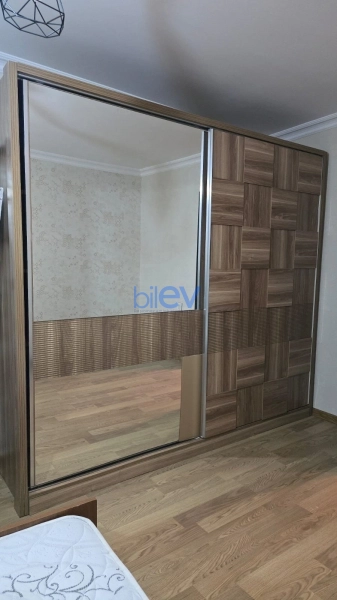 Satış 3 otaqlı Köhnə Tikili bina evi  75m², Bakı