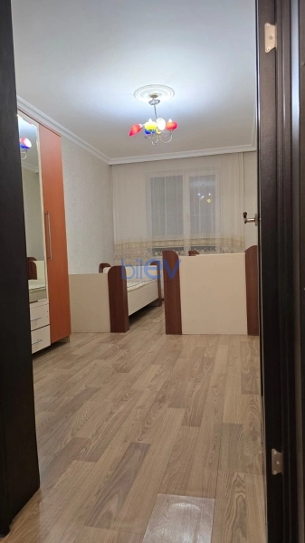 Satış 3 otaqlı Köhnə Tikili bina evi  75m², Bakı