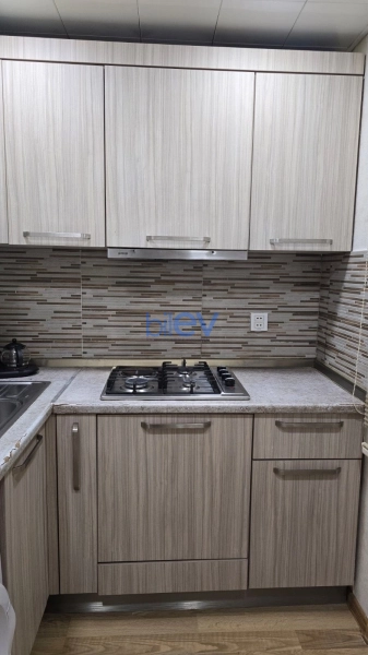 Satış 3 otaqlı Köhnə Tikili bina evi  75m², Bakı