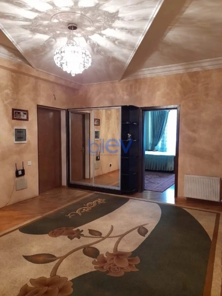 Aylıq Kirayə 3 otaqlı Yeni Tikili bina evi  140m², Bakı