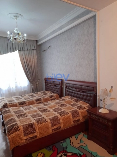 Aylıq Kirayə 3 otaqlı Yeni Tikili bina evi  140m², Bakı