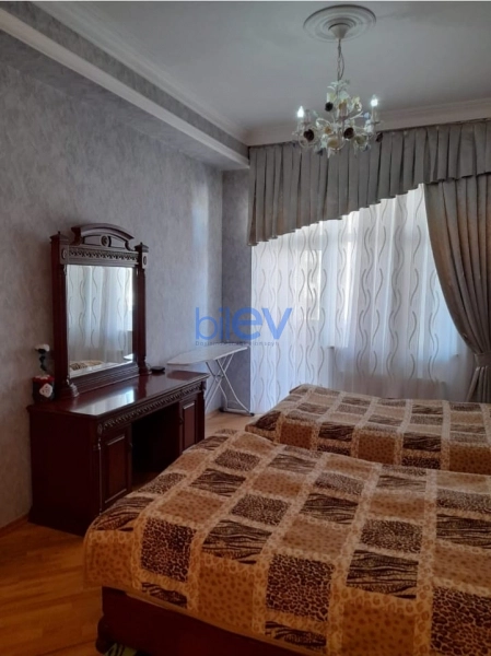 Aylıq Kirayə 3 otaqlı Yeni Tikili bina evi  140m², Bakı