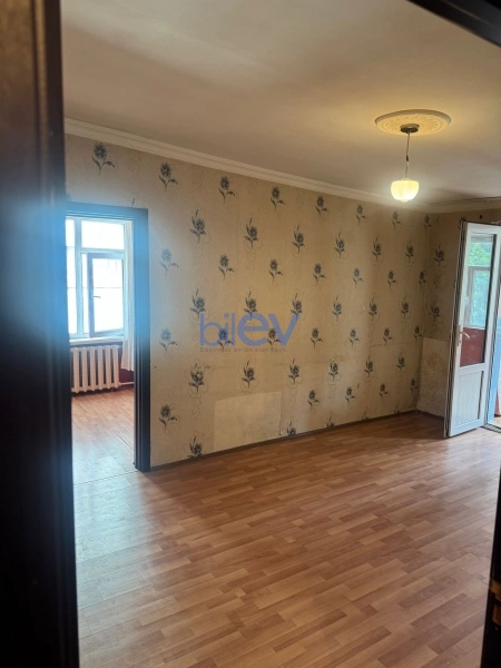 Aylıq Kirayə 2 otaqlı Köhnə Tikili bina evi  60m², Bakı