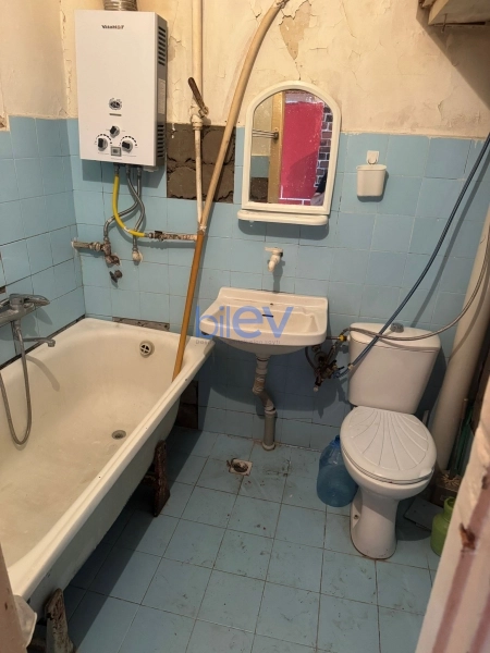 Aylıq Kirayə 2 otaqlı Köhnə Tikili bina evi  60m², Bakı