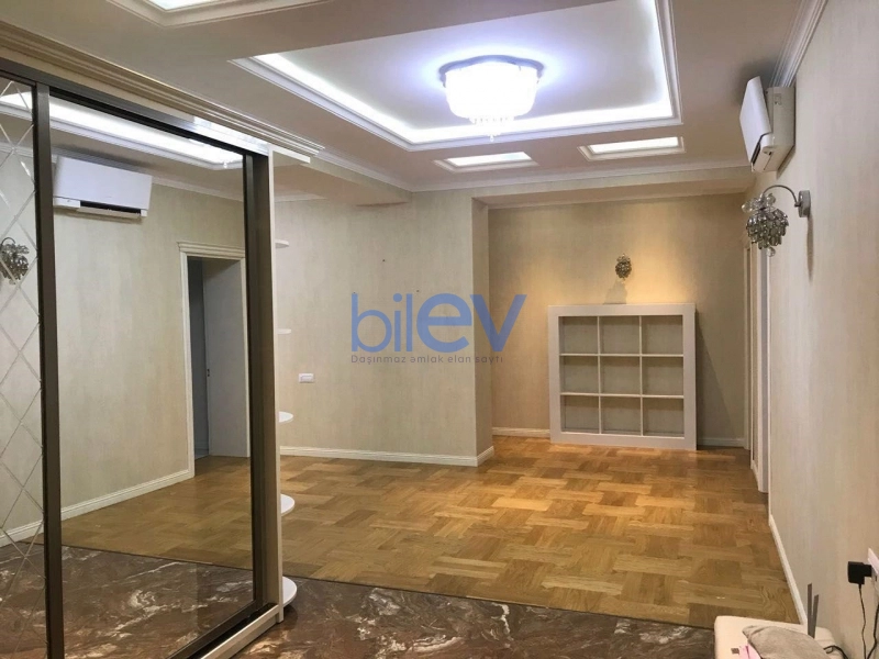 Aylıq Kirayə 3 otaqlı Yeni Tikili bina evi  215m², Bakı