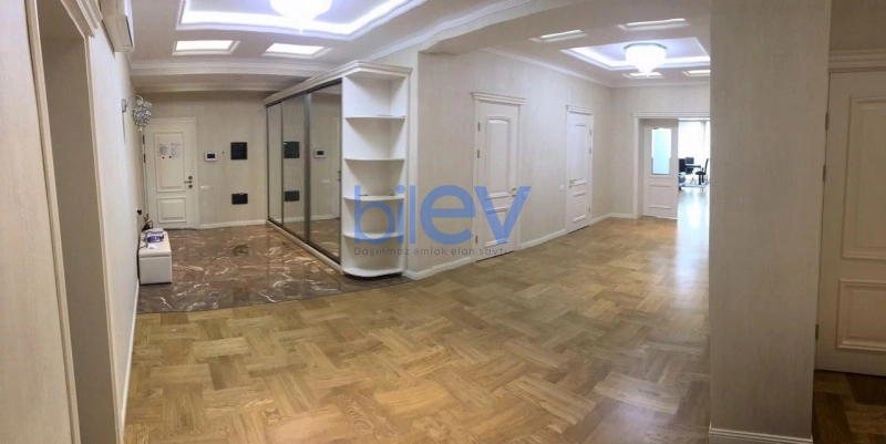 Aylıq Kirayə 3 otaqlı Yeni Tikili bina evi  215m², Bakı