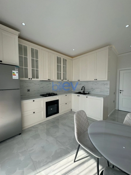 Aylıq Kirayə 3 otaqlı Yeni Tikili bina evi  150m², Bakı