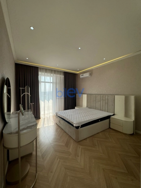 Aylıq Kirayə 3 otaqlı Yeni Tikili bina evi  150m², Bakı
