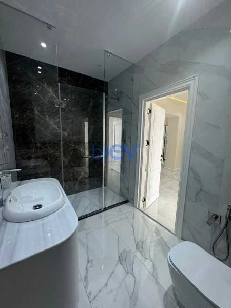 Aylıq Kirayə 3 otaqlı Yeni Tikili bina evi  150m², Bakı