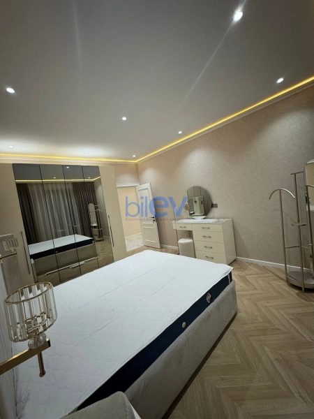 Aylıq Kirayə 3 otaqlı Yeni Tikili bina evi  150m², Bakı