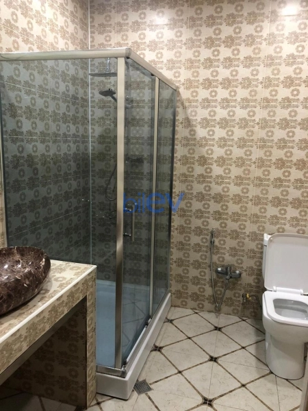 Aylıq Kirayə 3 otaqlı Yeni Tikili bina evi  120m², Bakı