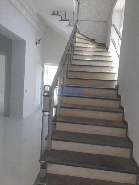 Satış 5 otaqlı Bağ evi  239m², Bakı