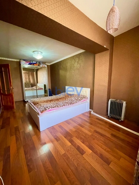Satış 3 otaqlı Köhnə Tikili bina evi  m², Bakı