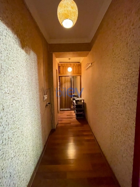 Satış 3 otaqlı Köhnə Tikili bina evi  m², Bakı