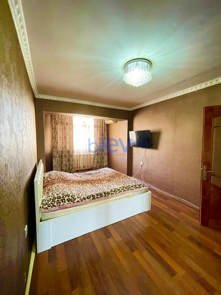 Satış 3 otaqlı Köhnə Tikili bina evi  m², Bakı