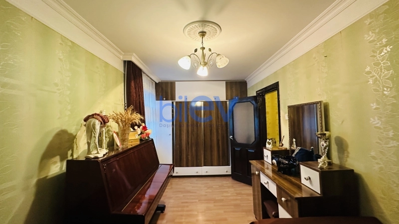 Satış 3 otaqlı Köhnə Tikili bina evi  m², Sumqayıt