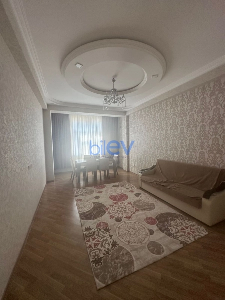 Aylıq Kirayə 3 otaqlı Yeni Tikili bina evi  110m², Bakı