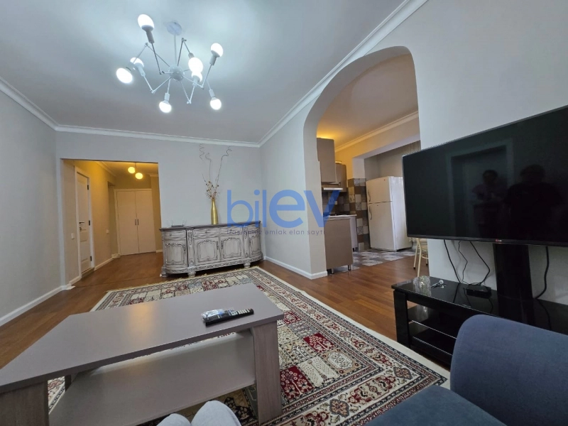 Aylıq Kirayə 4 otaqlı Köhnə Tikili bina evi  100m², Bakı