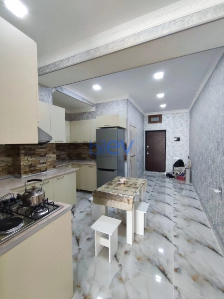 Aylıq Kirayə 3 otaqlı Yeni Tikili bina evi  75m², Bakı