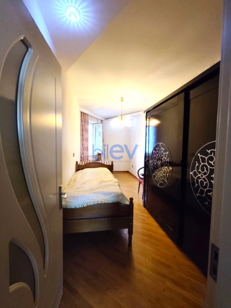Aylıq Kirayə 3 otaqlı Yeni Tikili bina evi  130m², Bakı