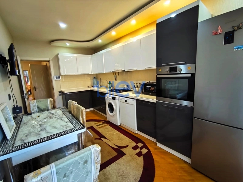Aylıq Kirayə 3 otaqlı Yeni Tikili bina evi  130m², Bakı