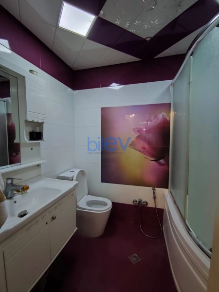 Aylıq Kirayə 3 otaqlı Yeni Tikili bina evi  130m², Bakı