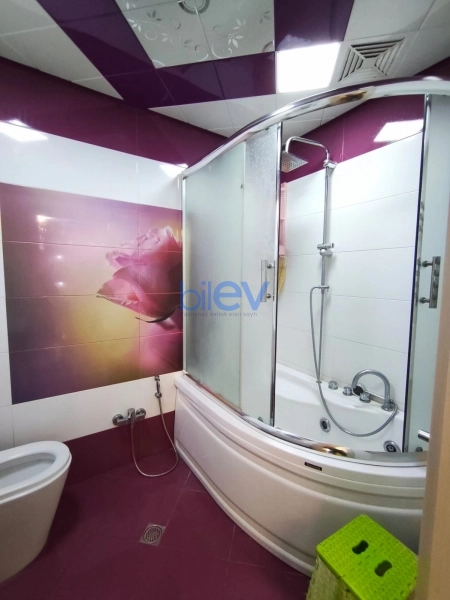 Aylıq Kirayə 3 otaqlı Yeni Tikili bina evi  130m², Bakı