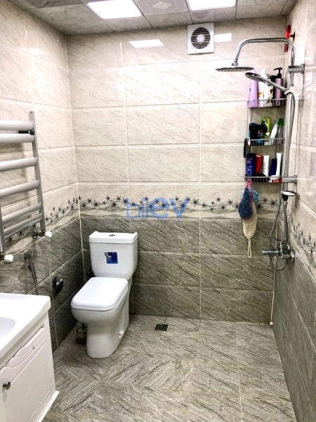 Satış 3 otaqlı Köhnə Tikili bina evi  78m², Bakı