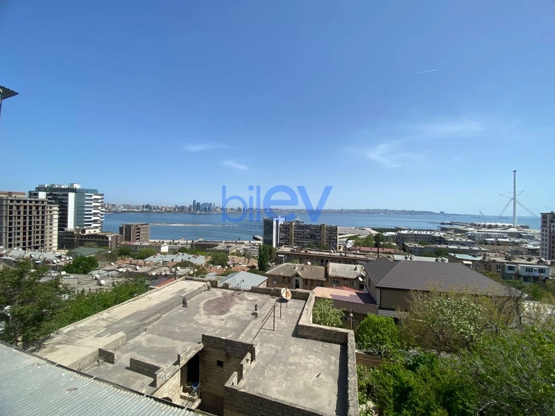 Aylıq Kirayə 4 otaqlı Həyət evi  220m², Bakı
