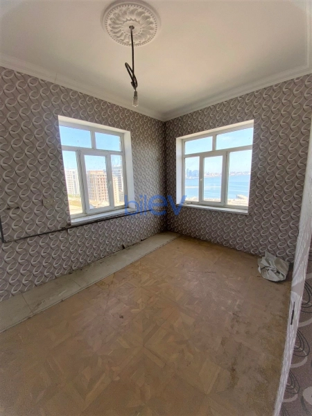 Aylıq Kirayə 4 otaqlı Həyət evi  220m², Bakı