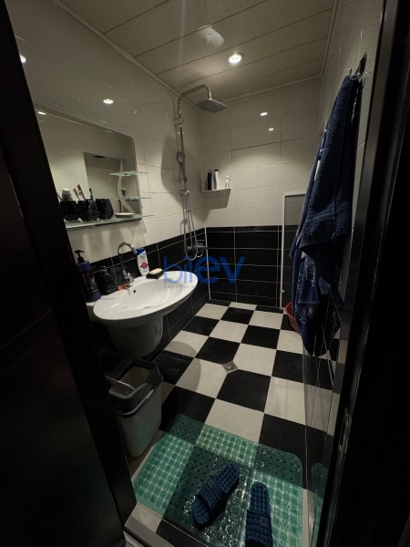 Satış 2 otaqlı Köhnə Tikili bina evi  60m², Bakı