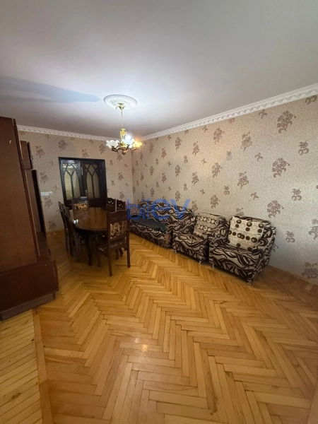 Aylıq Kirayə 3 otaqlı Köhnə Tikili bina evi  80m², Bakı