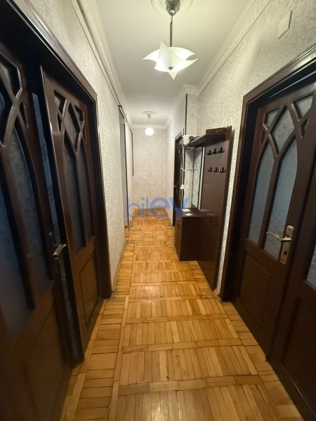 Aylıq Kirayə 3 otaqlı Köhnə Tikili bina evi  80m², Bakı
