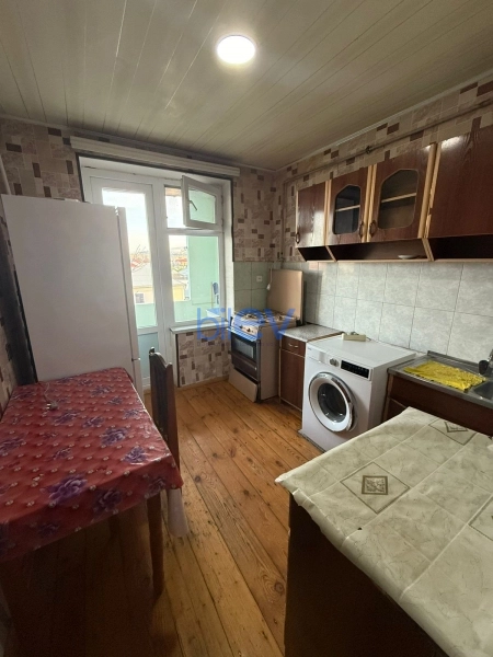 Aylıq Kirayə 3 otaqlı Köhnə Tikili bina evi  80m², Bakı