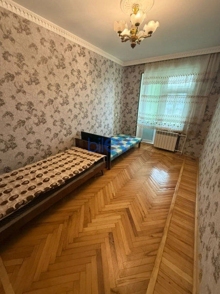 Aylıq Kirayə 3 otaqlı Köhnə Tikili bina evi  80m², Bakı