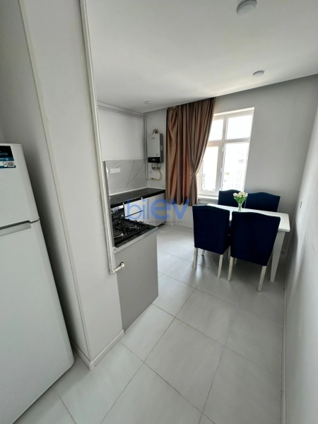 Satış 2 otaqlı Köhnə Tikili bina evi  65m², Bakı