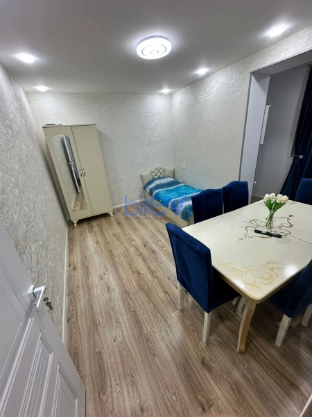 Satış 2 otaqlı Köhnə Tikili bina evi  65m², Bakı