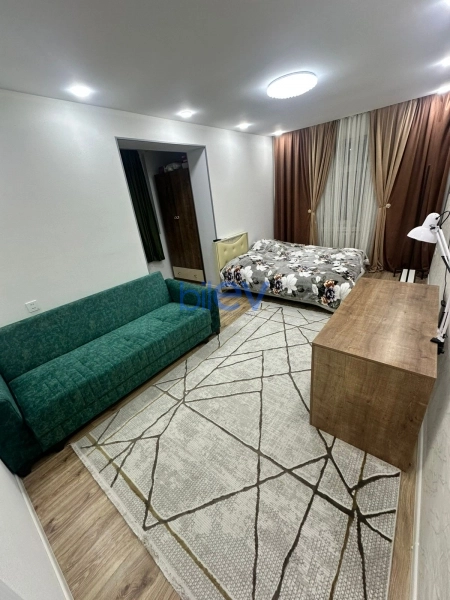 Satış 2 otaqlı Köhnə Tikili bina evi  65m², Bakı