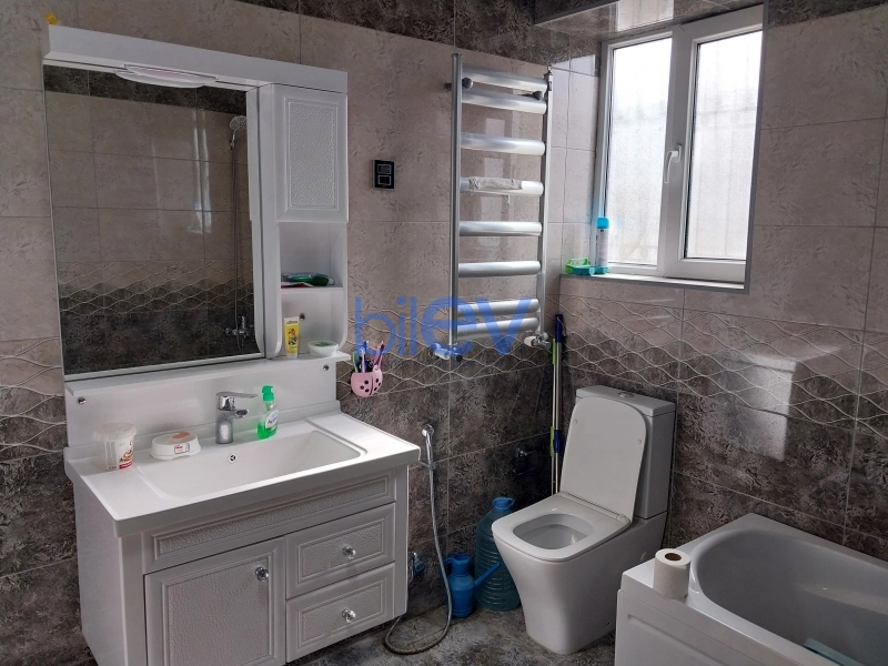 Satış 7 otaqlı Həyət evi  200m², Bakı