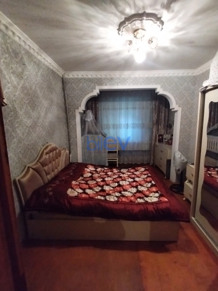 Satış 4 otaqlı Köhnə Tikili bina evi  79m², Bakı