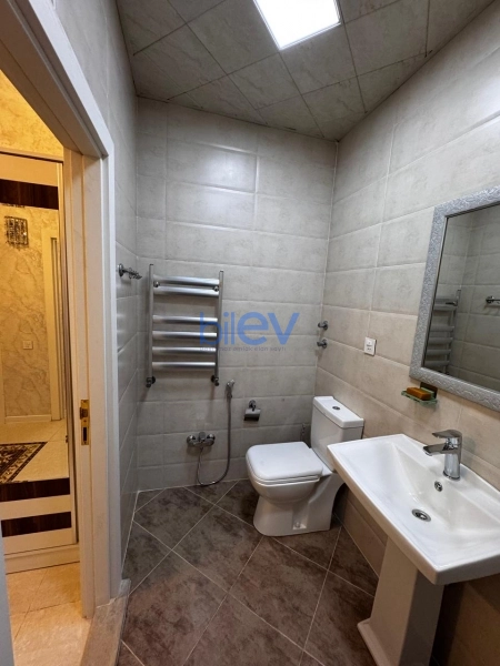Aylıq Kirayə 2 otaqlı Yeni Tikili bina evi  67m², Bakı