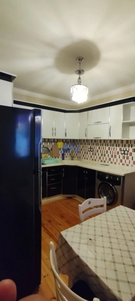 Aylıq Kirayə 2 otaqlı Yeni Tikili bina evi  77m², Bakı