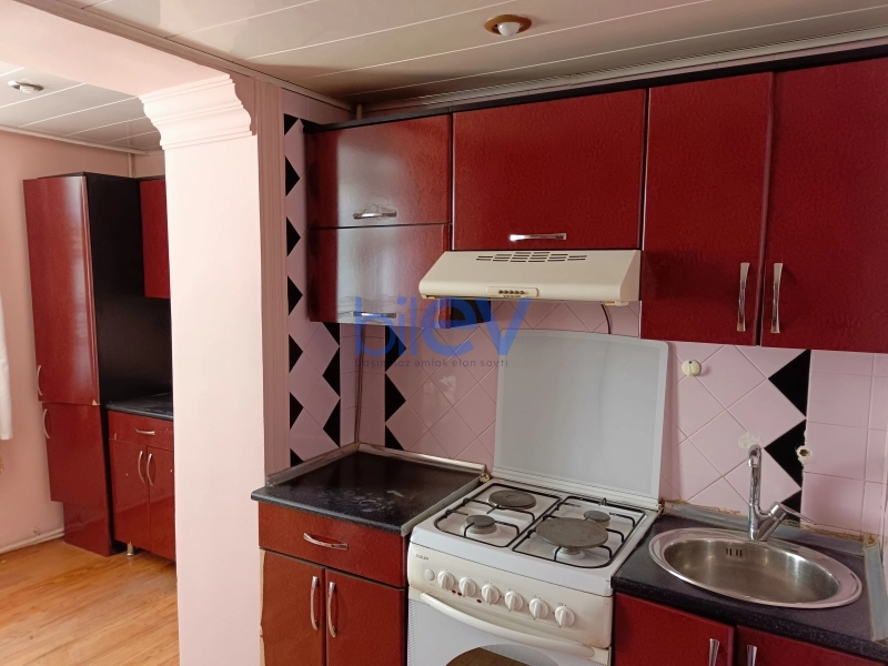 Aylıq Kirayə 3 otaqlı Köhnə Tikili bina evi  100m², Bakı