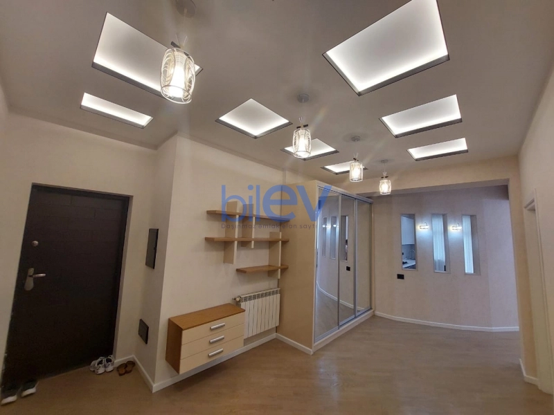 Aylıq Kirayə 3 otaqlı Yeni Tikili bina evi  130m², Bakı