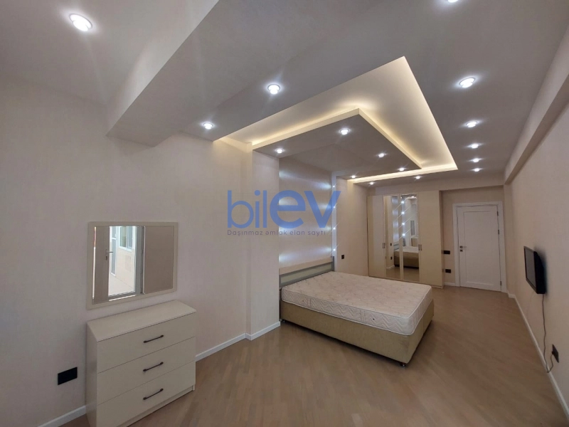 Aylıq Kirayə 3 otaqlı Yeni Tikili bina evi  130m², Bakı